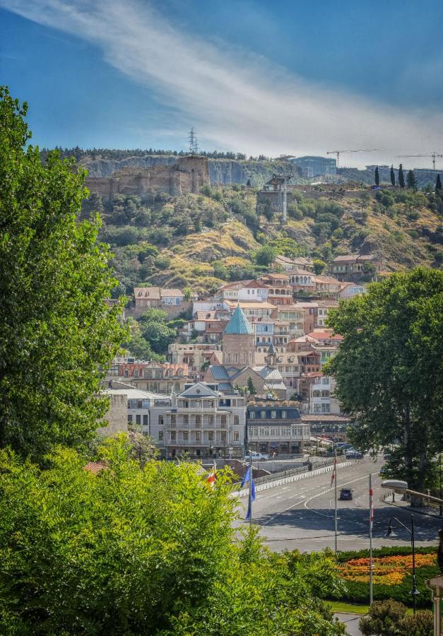 Hotel Elesa Tbilisi Bagian luar foto