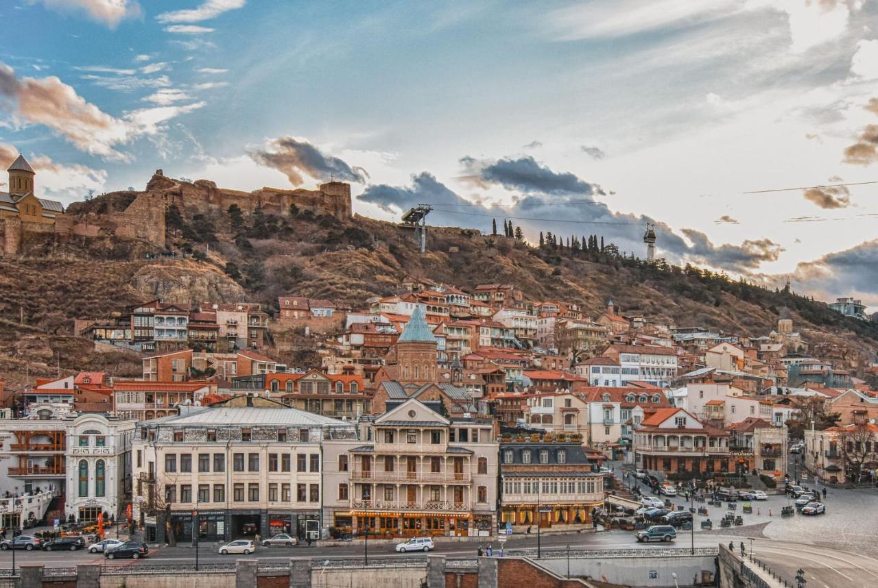 Hotel Elesa Tbilisi Bagian luar foto