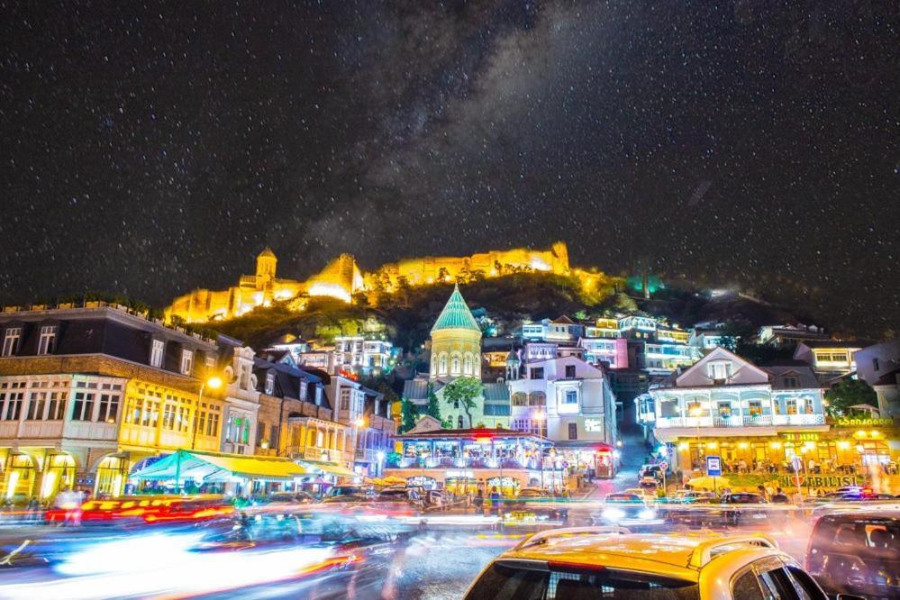 Hotel Elesa Tbilisi Bagian luar foto