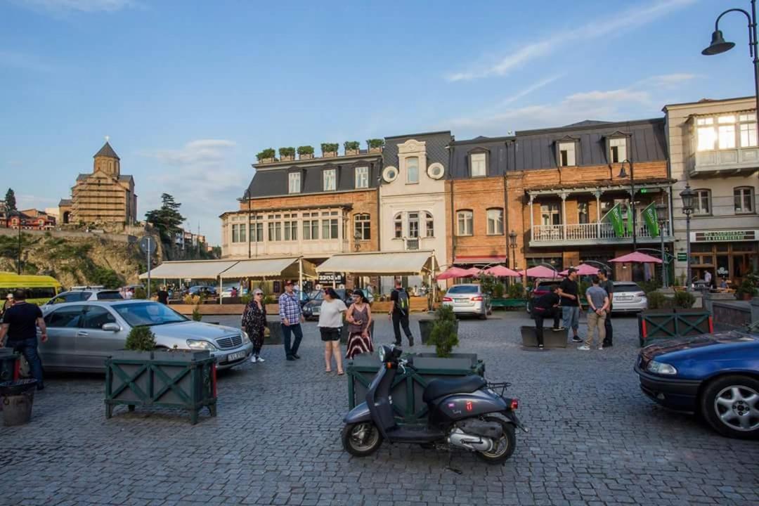 Hotel Elesa Tbilisi Bagian luar foto